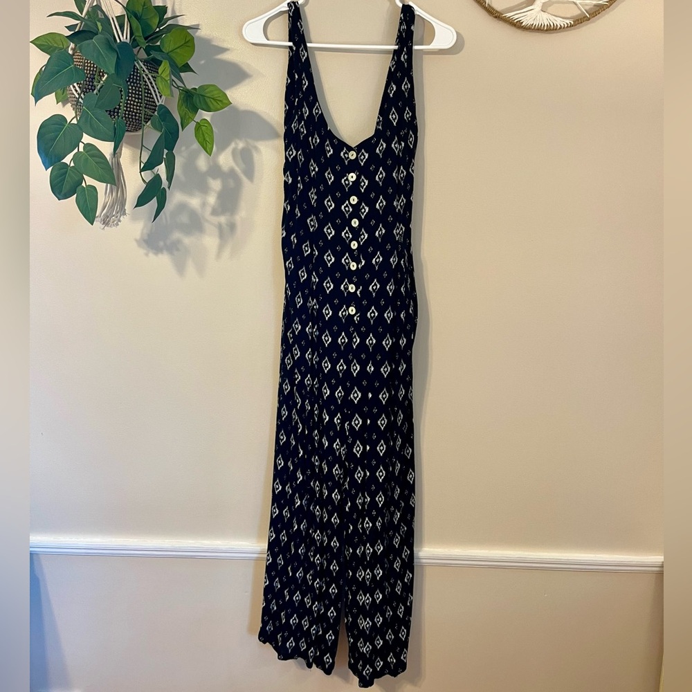 Silence + Noise Back & White Sleeveless Button Tie Back Jumpsuit Size M